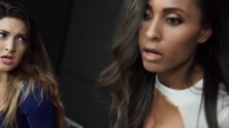 Supergirl vs Ebony Supergirl – geiler Superheldinnen-Kampf & Fickduell!