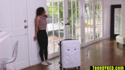 Lesbensex mit geiler Milf und ihrer Stieftochter